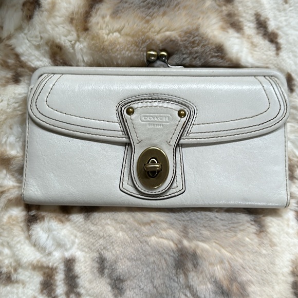 Coach large ivory hobo with wallet - Picture 10 of 16